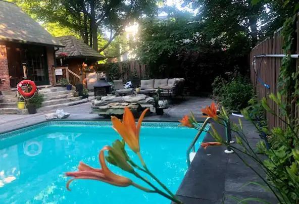 Anneken 1000 Islands B&B Luxury Suites & Spa 布罗克维尔 外观 照片