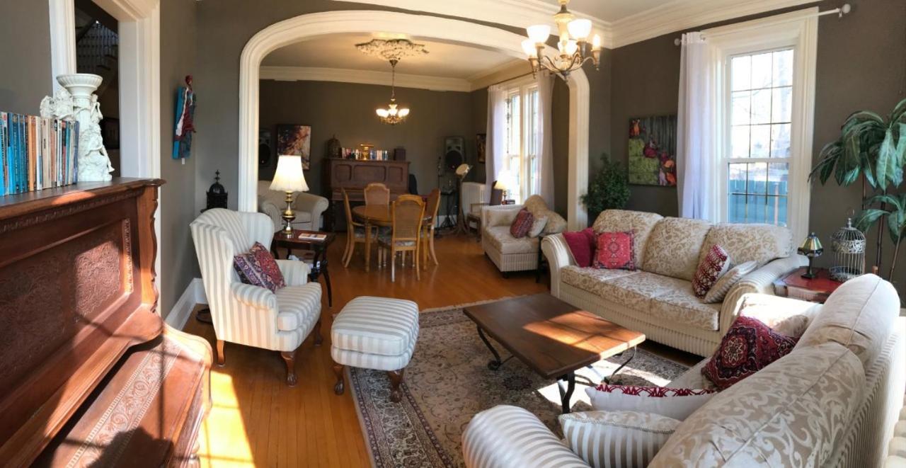 Anneken 1000 Islands B&B Luxury Suites & Spa 布罗克维尔 外观 照片