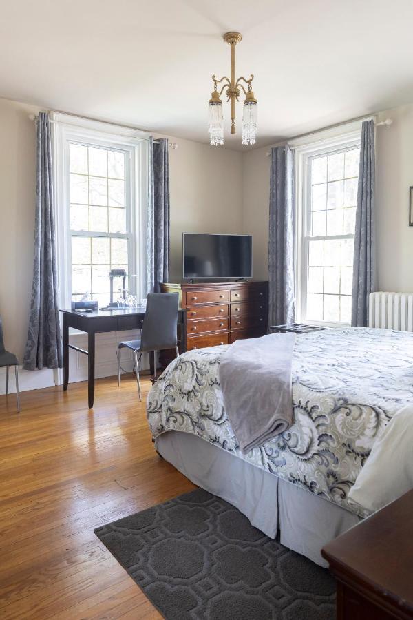 Anneken 1000 Islands B&B Luxury Suites & Spa 布罗克维尔 外观 照片