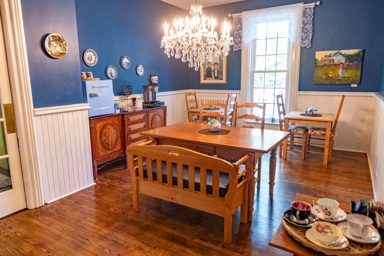 Anneken 1000 Islands B&B Luxury Suites & Spa 布罗克维尔 外观 照片